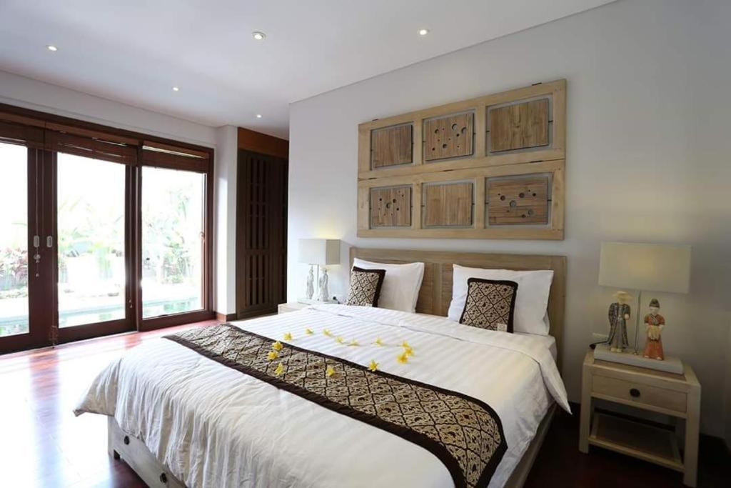 Tolgay Living Villas Seminyak Buitenkant foto